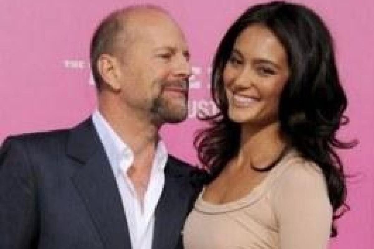 Брюс Уиллис в пятый раз стал отцом  Брюс Уиллис в пятый раз стал отцом