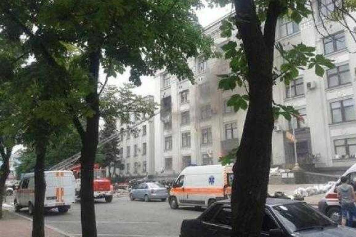 Взрыв в Луганской ОГА вызвала ракета, выпущенная из здания УСБУ Взрыв в Луганской ОГА вызвала ракета, выпущенная из здания УСБУ