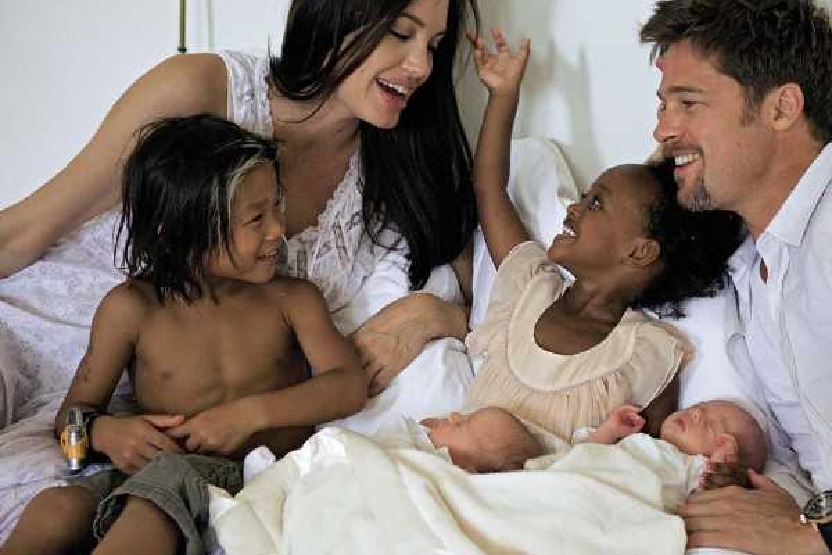 Джоли и Питт тайно поженились