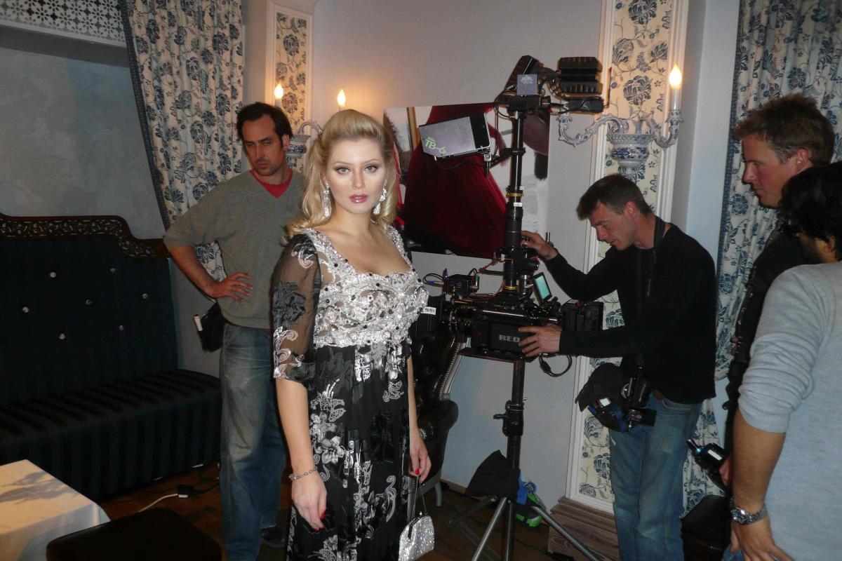 Лена Ленина снимается в экранизации своей книги