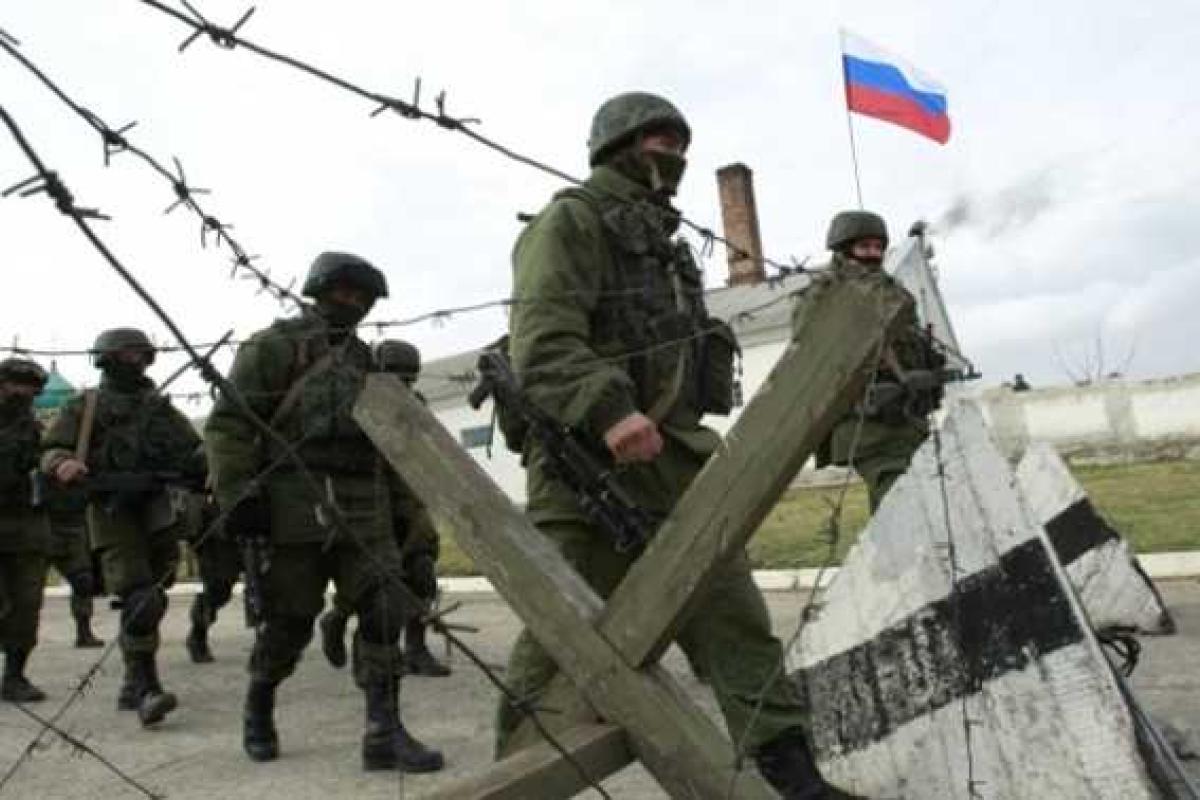 Российские военные в Крыму выдвинулись к украинской границе Российские военные в Крыму выдвинулись к украинской границе
