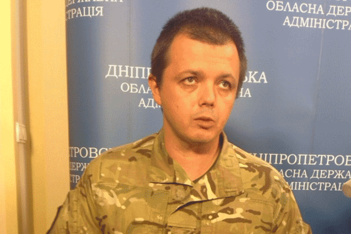 Семенченко впервые снял балаклаву Семенченко впервые снял балаклаву