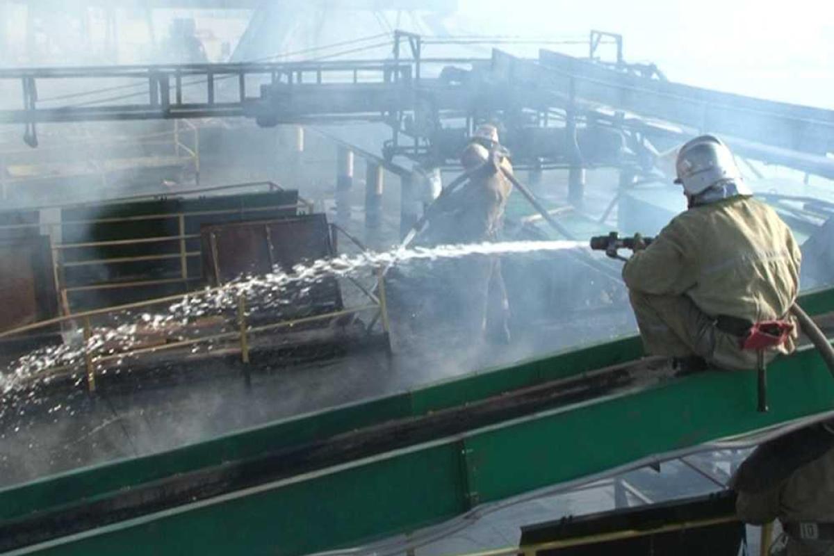 В Днепропетровской области вторые сутки продолжается ликвидация пожара (по состоянию на 13:20)