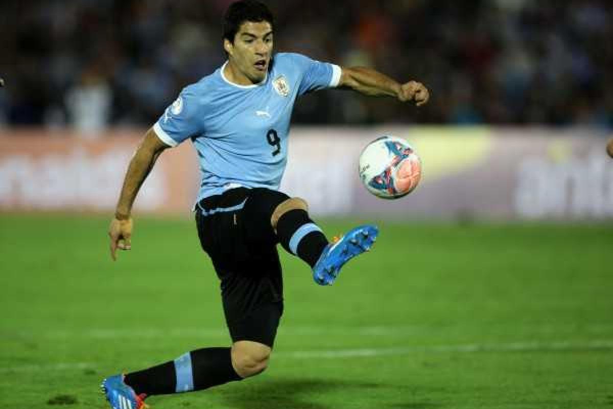 Луис Суарес отпросился в туалет во время матча Луис Суарес отпросился в туалет во время матча