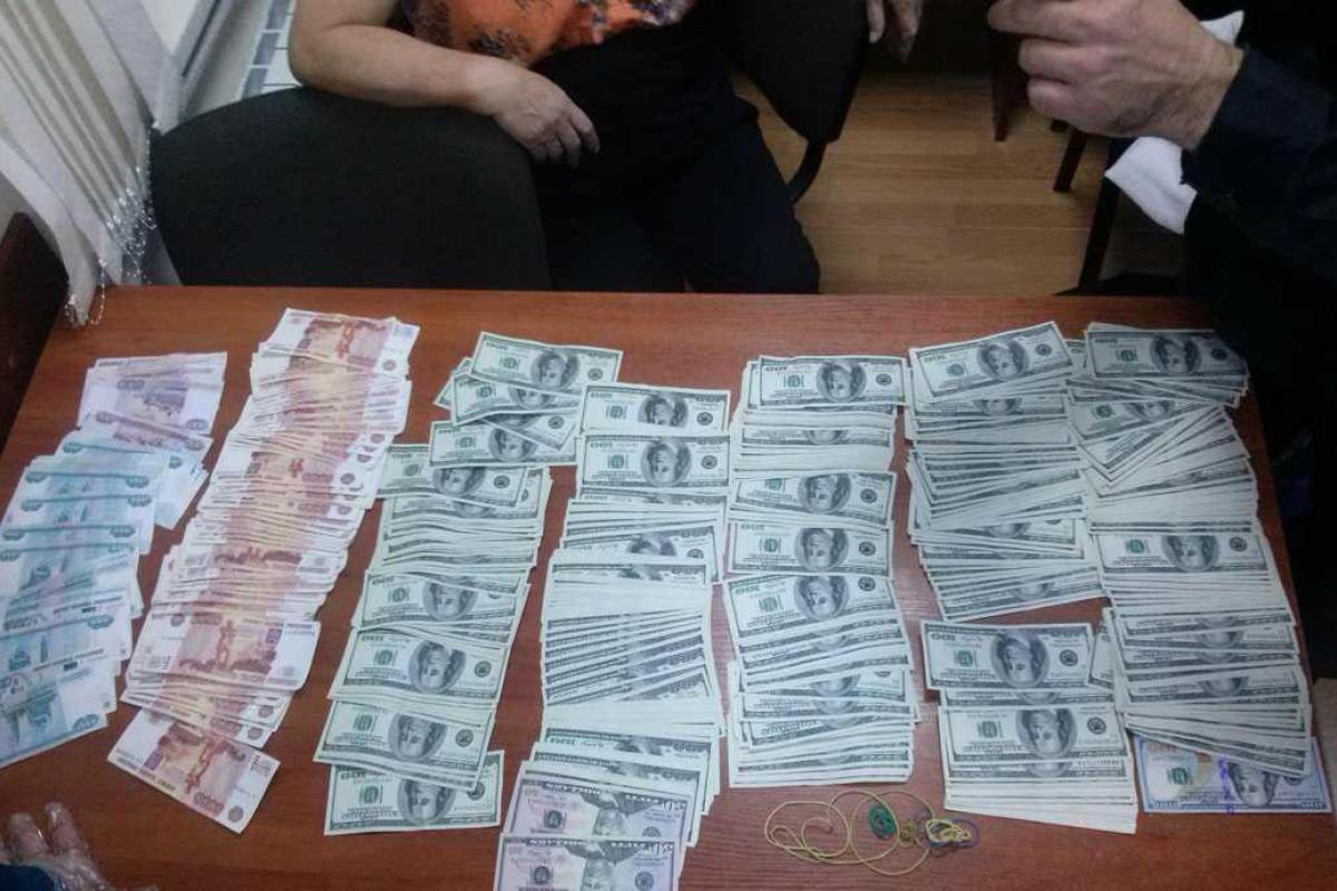 На Харьковщине задержали престарелую россиянку, которая пыталась вывезти из Украины валюту