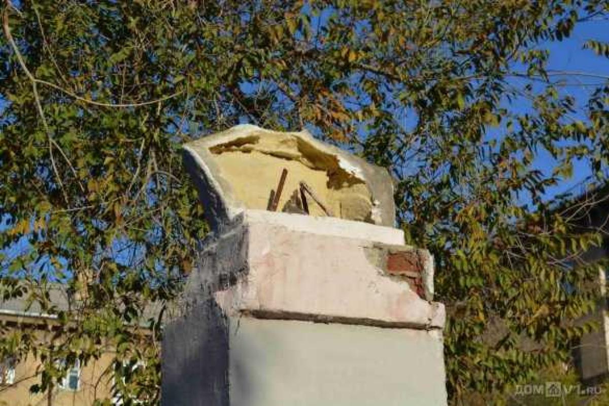 В Волгограде снесли памятник Ленину В Волгограде снесли памятник Ленину
