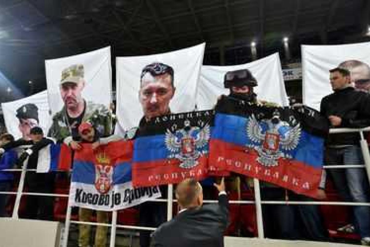 В России на футболе вывесили флаг "Новороссии"