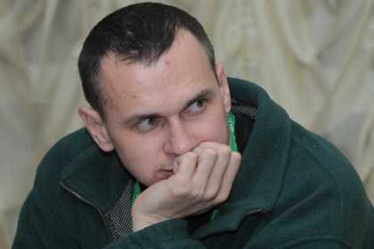 Украинского режиссера Сенцова оставили под стражей Украинского режиссера Сенцова оставили под стражей