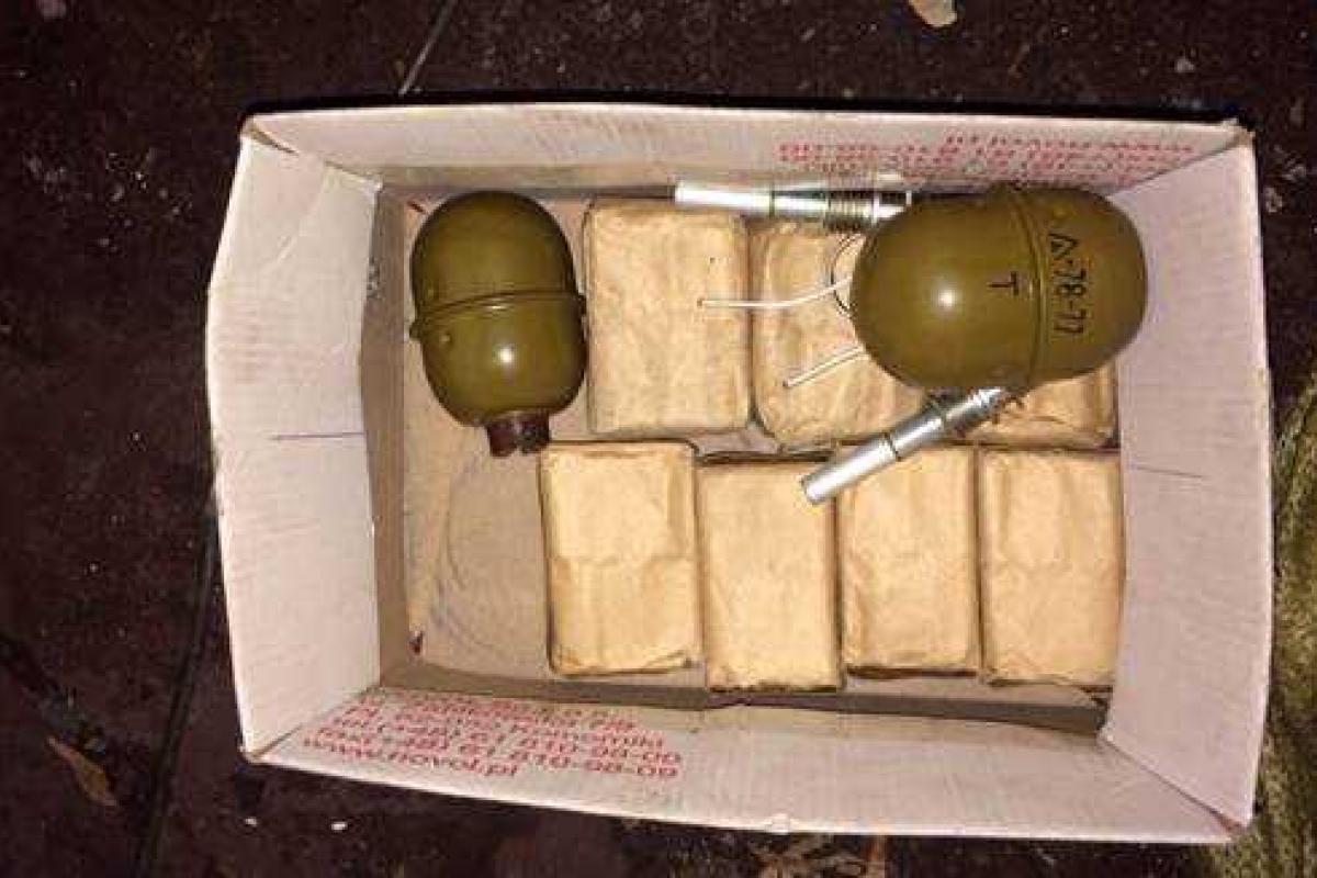 В Мариуполе обезврежена группа диверсантов-подрывников В Мариуполе обезврежена группа диверсантов-подрывников