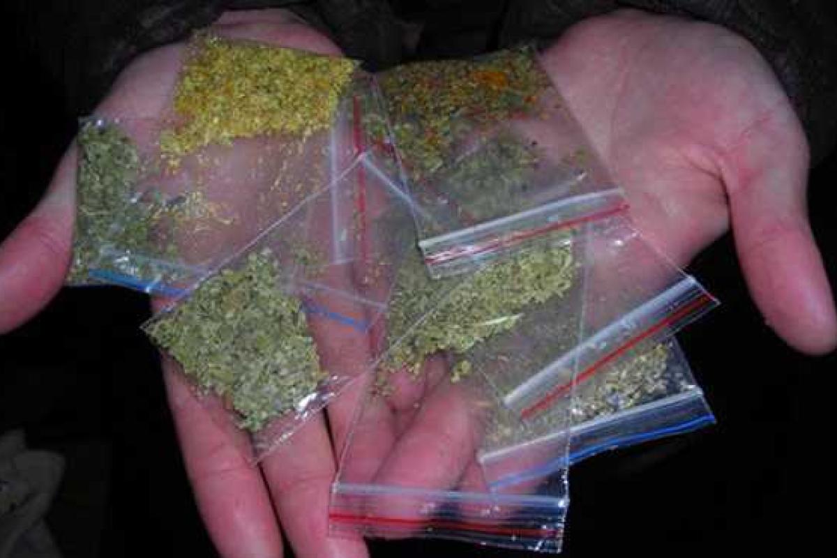 Милиционеры Запорожья задержали распространителя наркотических смесей Милиционеры Запорожья задержали распространителя наркотических смесей