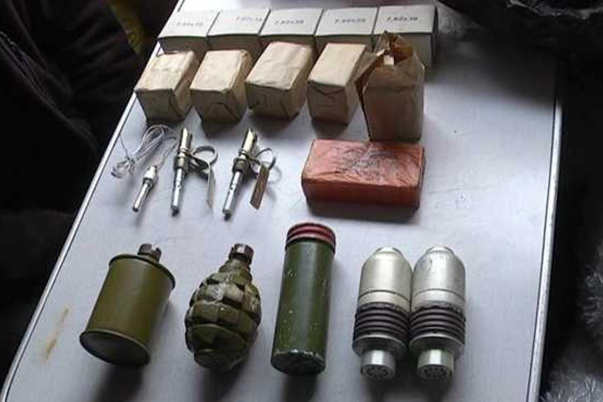 В поезде Луганск-Одесса правоохранители выявили арсенал оружия В поезде Луганск-Одесса правоохранители выявили арсенал оружия