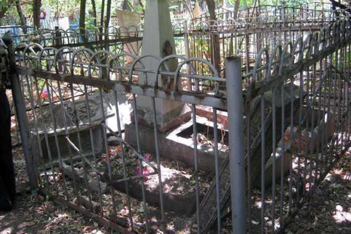 Вандал, осквернявший могилы, задержан в Мариуполе