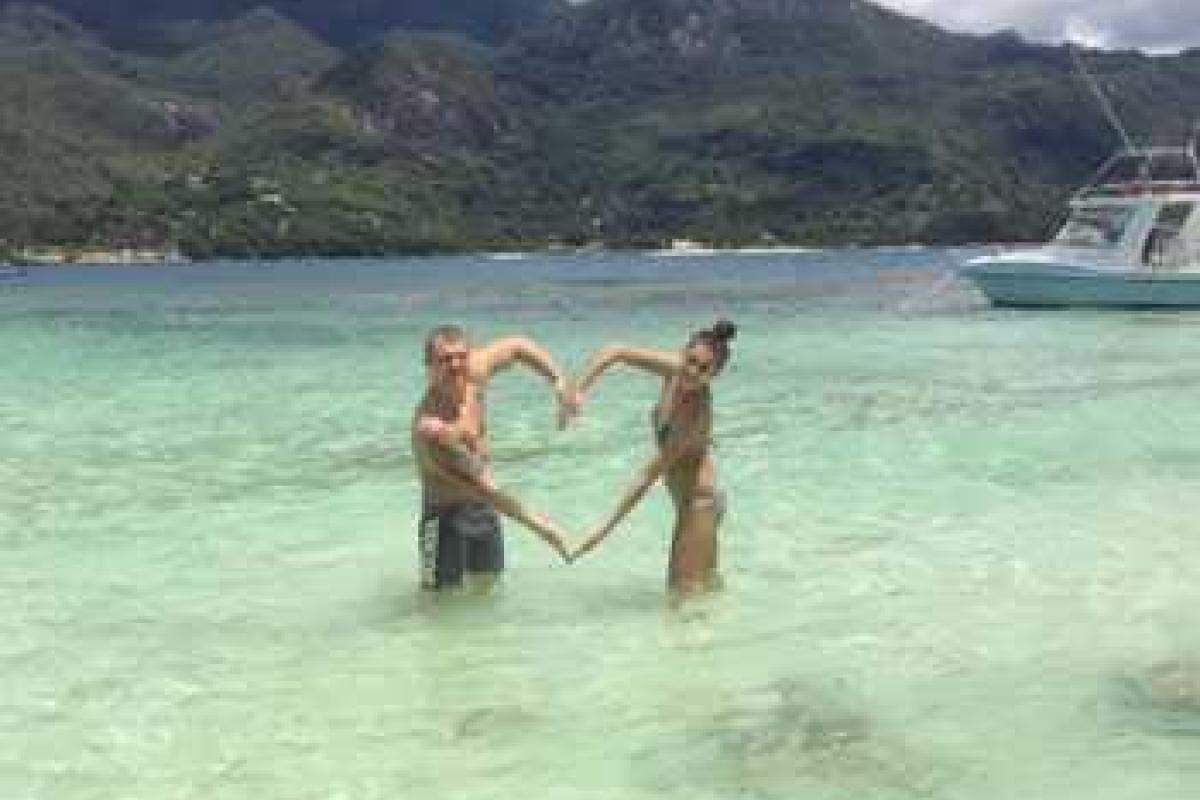 На Сейшелах уже распалось две пары из Дома-2 На Сейшелах уже распалось две пары из Дома-2