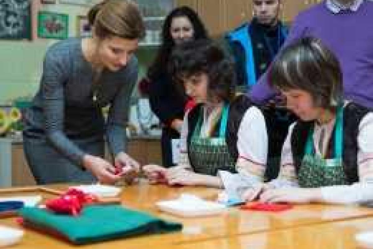 Марина Порошенко посетила школу-интернат для слепых детей Марина Порошенко посетила школу-интернат для слепых детей