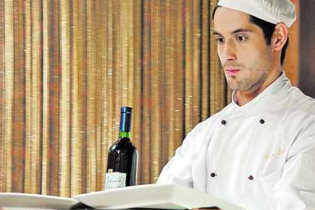 Марк Богатырев из "Кухни" приготовил... огузок Марк Богатырев из "Кухни" приготовил... огузок