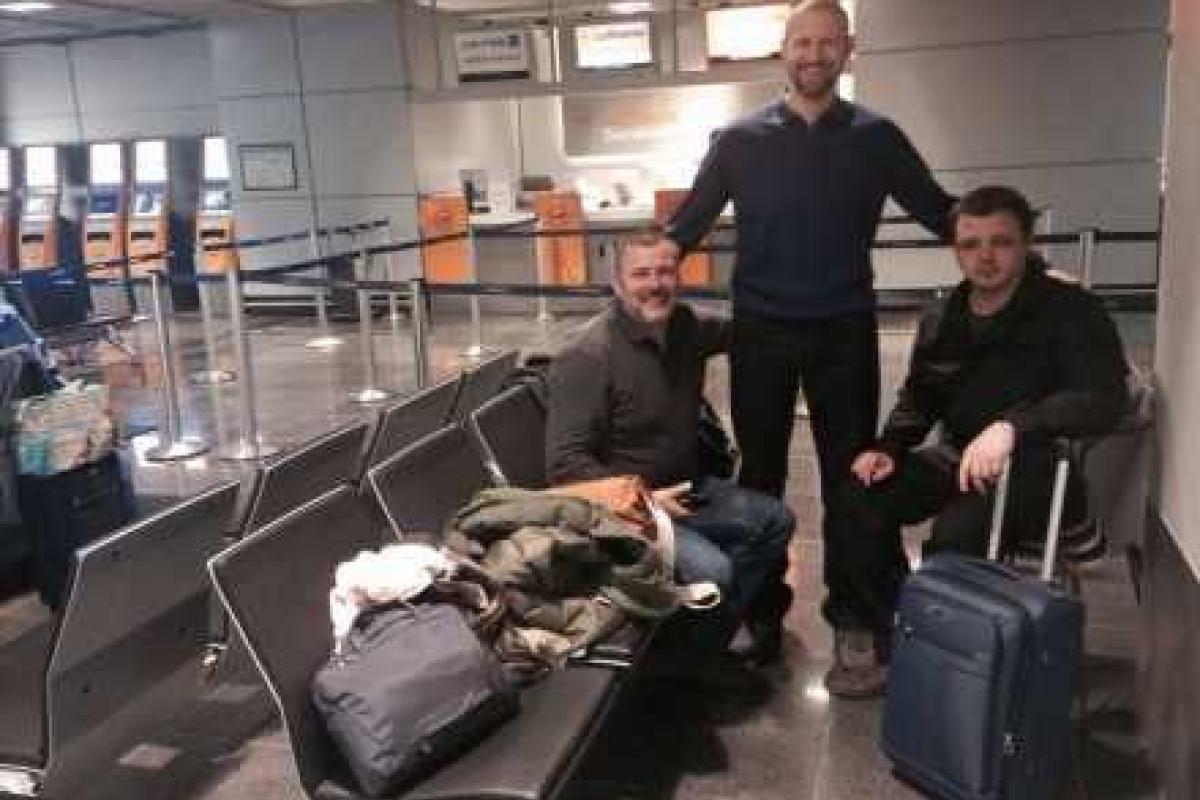 Комбаты трех добровольческих батальонов вылетели в США на встречу с Маккейном