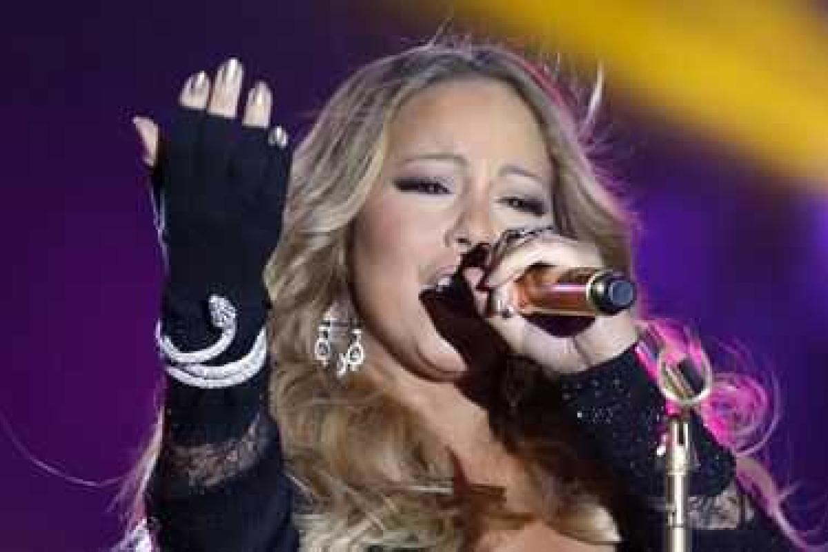 Мэрайя Кери и Ким Кэтролл согреют бездомных своими шубами Мэрайя Кери и Ким Кэтролл согреют бездомных своими шубами