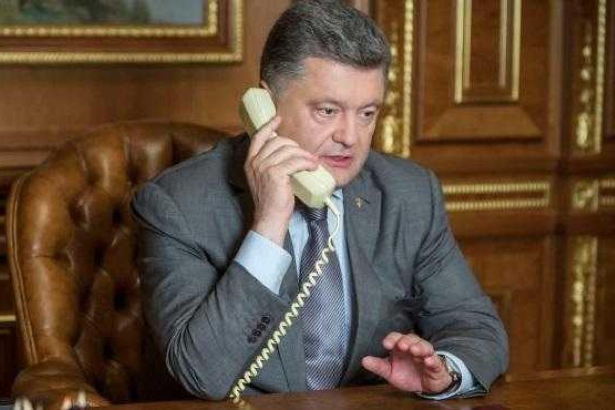 Порошенко провел телефонный разговор с Путиным, угроз не звучало, - АПУ Порошенко провел телефонный разговор с Путиным, угроз не звучало, - АПУ