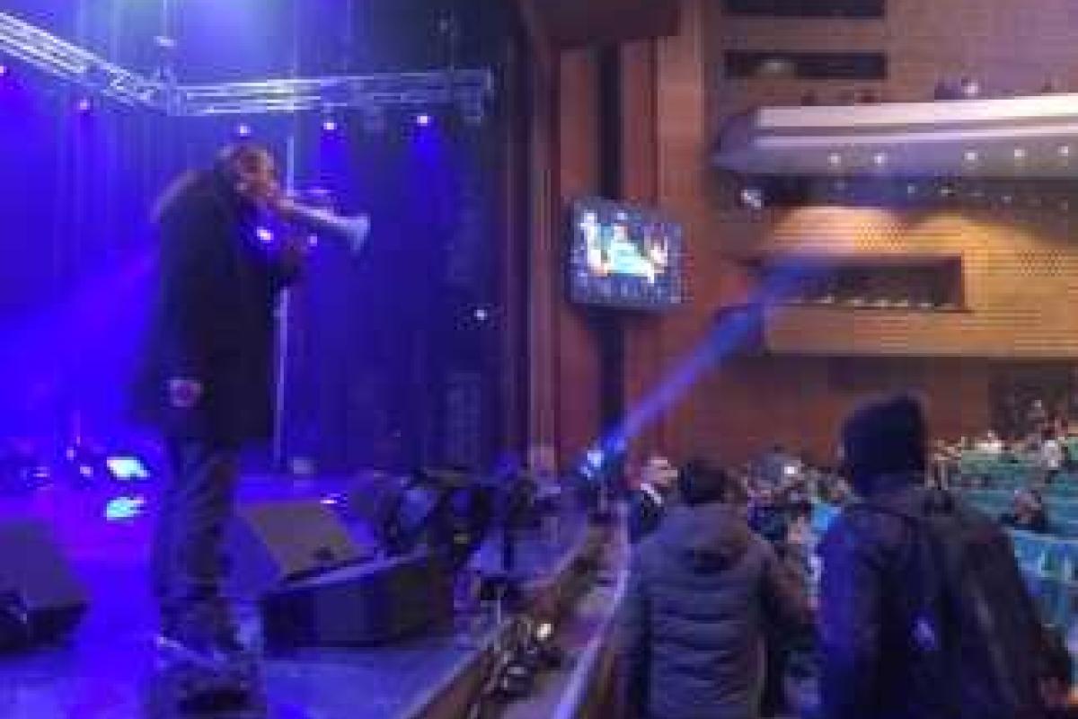 Игорь Мирошниченко обозвал поклонников Ани Лорак "хохляцкими мармизами" Игорь Мирошниченко обозвал поклонников Ани Лорак "хохляцкими мармизами"