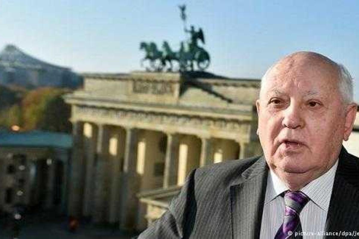 Горбачев в Берлине призвал "понять и простить" Россию Горбачев в Берлине призвал "понять и простить" Россию