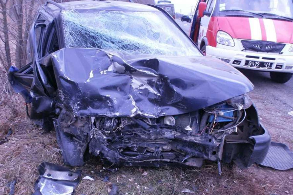 Спасатели деблокировали пострадавших в результате ДТП на Полтавщине Спасатели деблокировали пострадавших в результате ДТП на Полтавщине