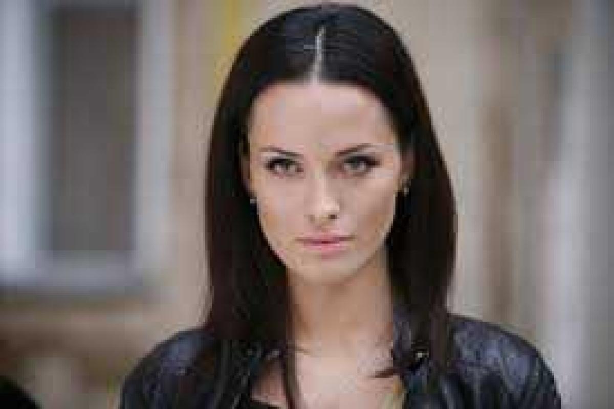 Даша Астафьева не продавала лифчик для раненых в АТО бойцов Даша Астафьева не продавала лифчик для раненых в АТО бойцов