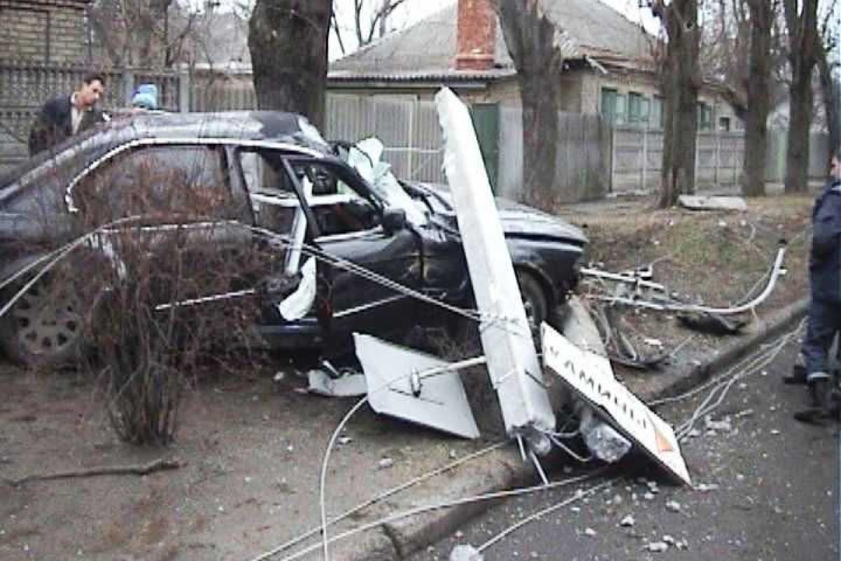 В Черкассах спасатели деблокировали водителя из автомобиля, попавшего в ДТП В Черкассах спасатели деблокировали водителя из автомобиля, попавшего в ДТП