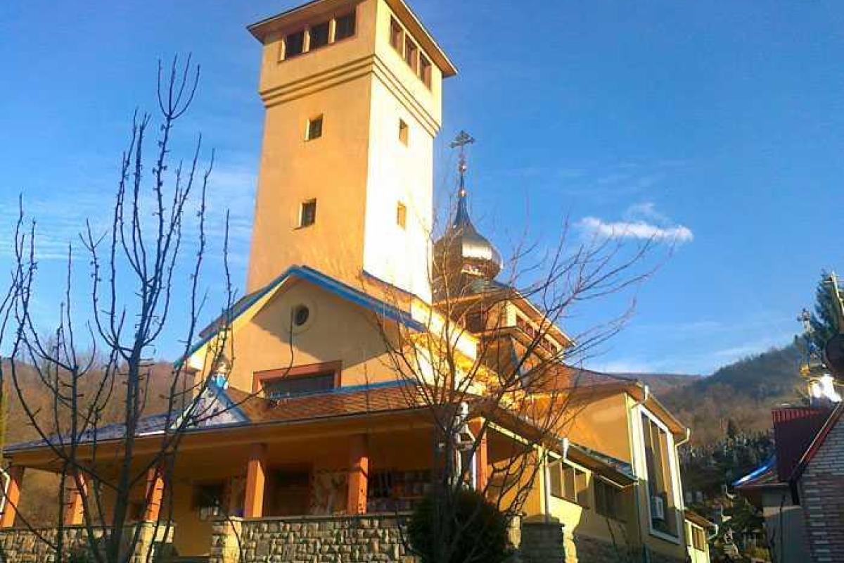 В церковной котельне Раховского района найдены трупы мужчины и 13-летнего школьника В церковной котельне Раховского района найдены трупы мужчины и 13-летнего школьника