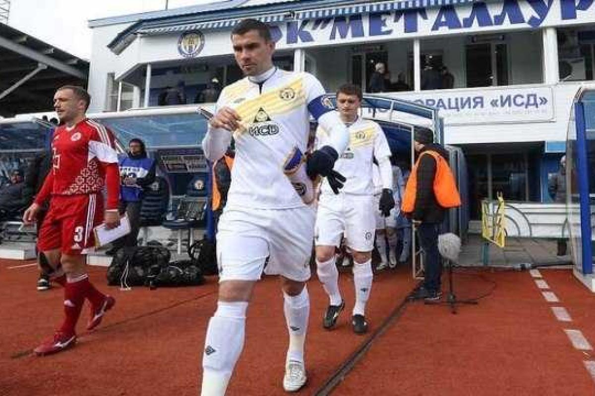 Игроки донецкого "Металлурга" спели про Путина и попали на деньги Игроки донецкого "Металлурга" спели про Путина и попали на деньги