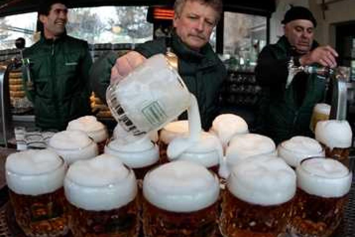 Ученые победили фонтанирование пива Ученые победили фонтанирование пива