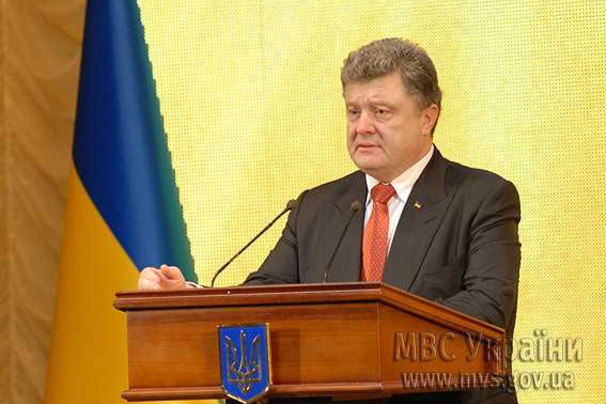 Украинская милиция становится по-настоящему народной - Порошенко Украинская милиция становится по-настоящему народной - Порошенко