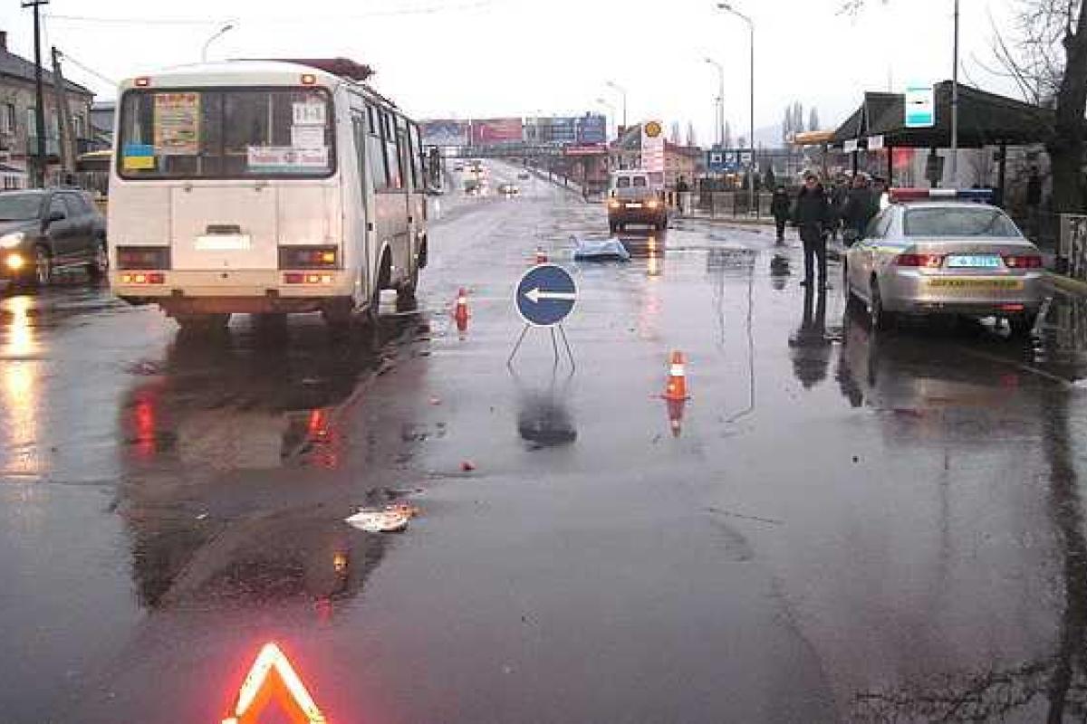 В Мукачево водитель «Skoda Superb» насмерть сбил человека В Мукачево водитель «Skoda Superb» насмерть сбил человека