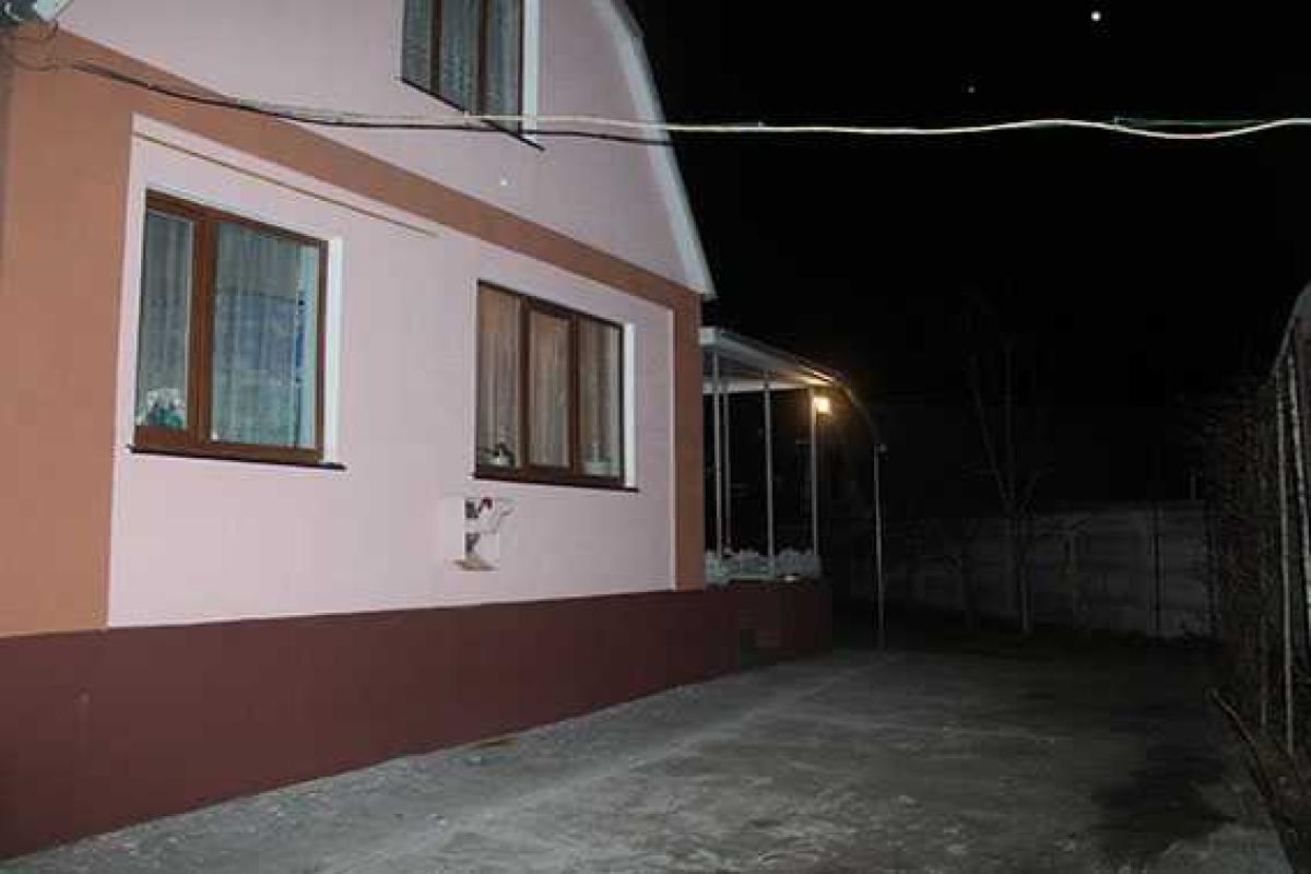 На Винничине вооруженный бандит совершил нападение на семью предпринимателей На Винничине вооруженный бандит совершил нападение на семью предпринимателей