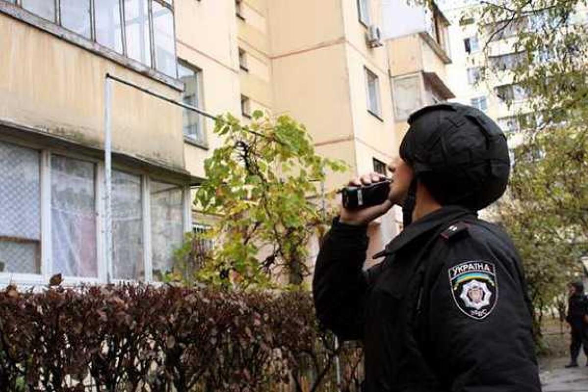 В Киеве "на горячем" поймали троих квартирных воров В Киеве "на горячем" поймали троих квартирных воров