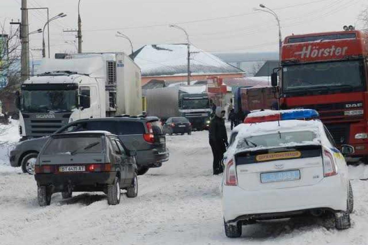 Ситуация на автодорогах в Херсонской области постепенно стабилизируется Ситуация на автодорогах в Херсонской области постепенно стабилизируется