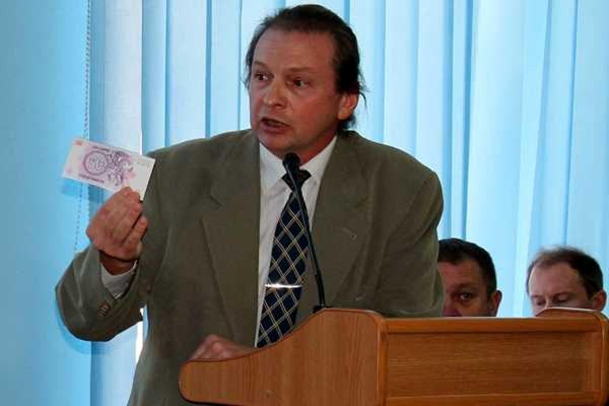 В Севастополе презентовали "валюту ДНР и ЛНР" В Севастополе презентовали "валюту ДНР и ЛНР"