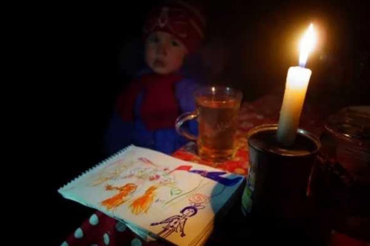 В Дебальцево тысячи людей прячутся от "Градов" в подвалах