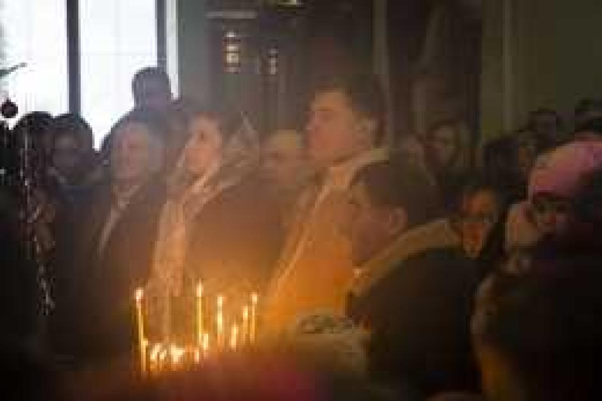 Порошенко принял участие в Рождественском богослужении Порошенко принял участие в Рождественском богослужении