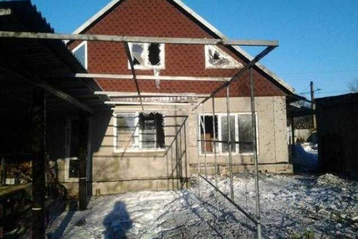 Как выглядит частный сектор Донецка после вчерашних обстрелов Как выглядит частный сектор Донецка после вчерашних обстрелов