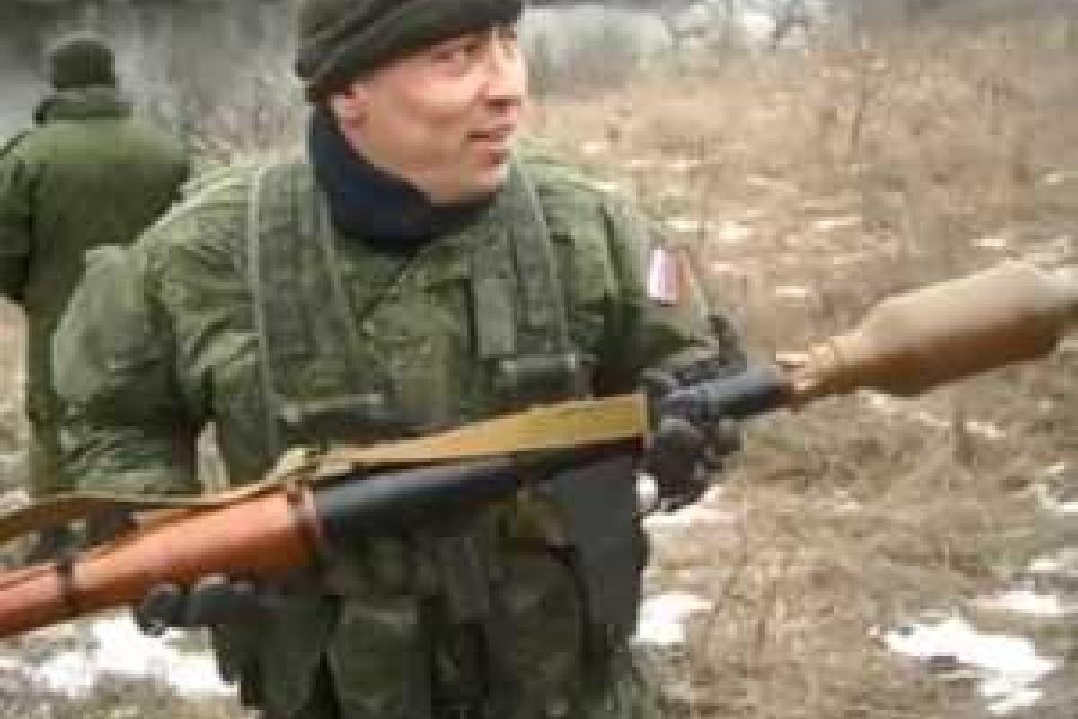 Российские наемники на Северском Донце глушат рыбу из гранатомета Российские наемники на Северском Донце глушат рыбу из гранатомета