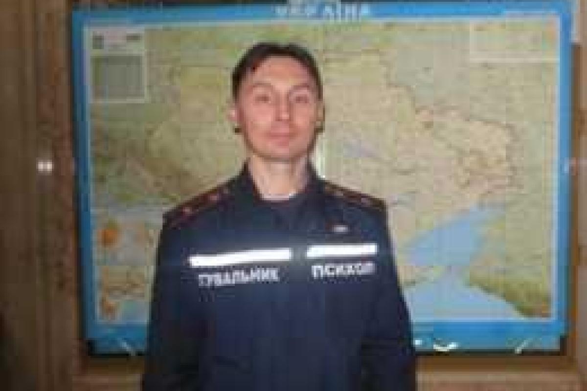 Психолог ГСЧС вместе с медиками КГГА спас человека