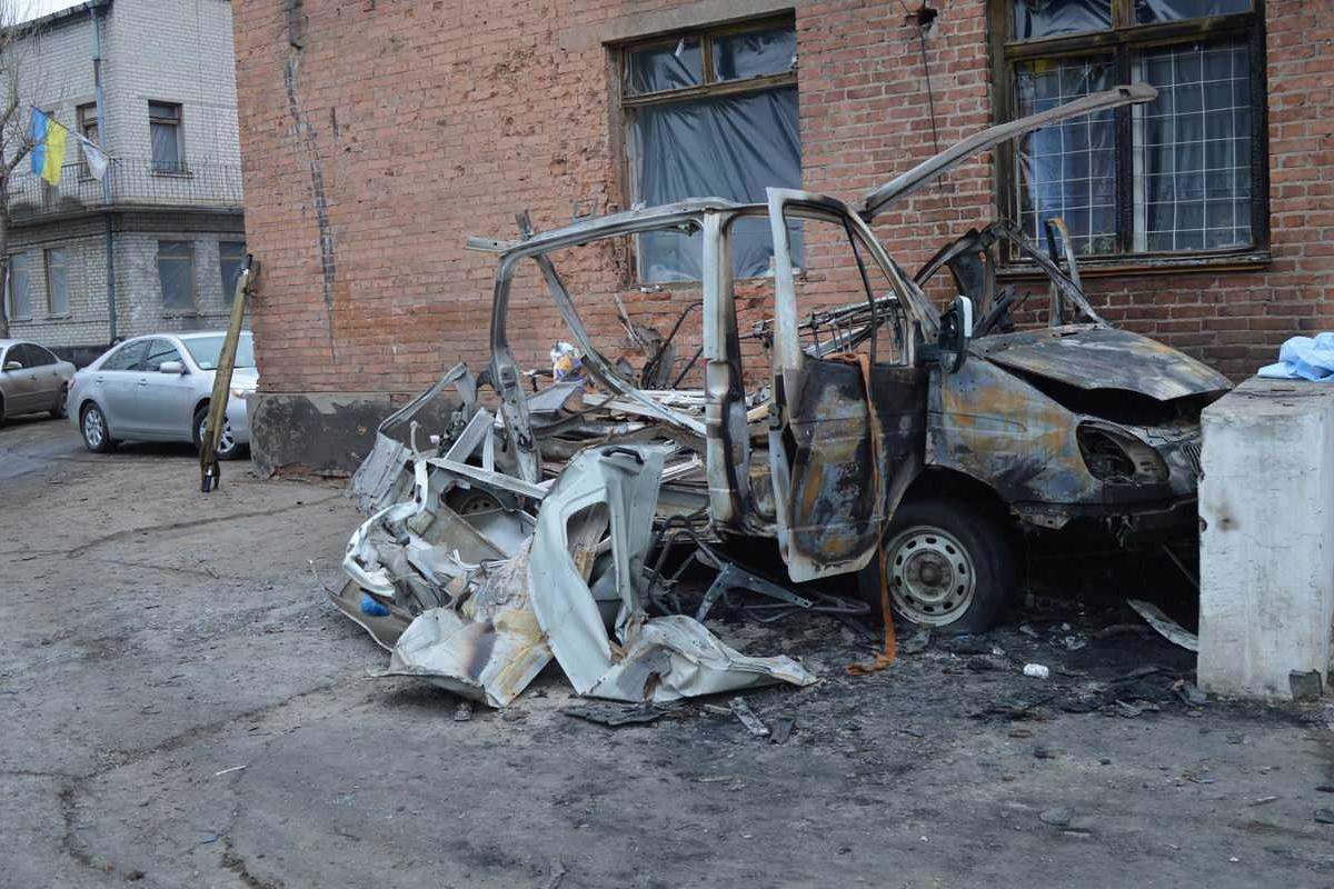 Из поврежденной обстрелами больницы г. Счастья эвакуировали пациентов Из поврежденной обстрелами больницы г. Счастья эвакуировали пациентов