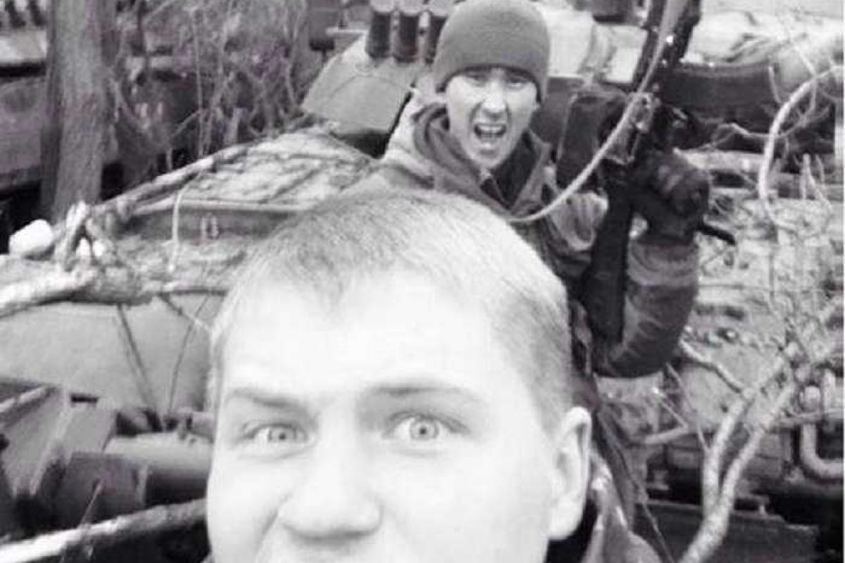 Перед пересечением границы российские солдаты делают последнее селфи Перед пересечением границы российские солдаты делают последнее селфи