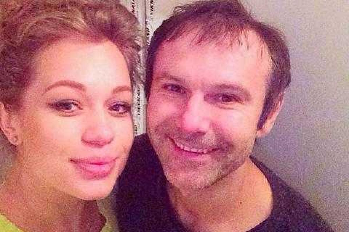 Яна Соломко и Святослав Вакарчук провели ночь вместе Яна Соломко и Святослав Вакарчук провели ночь вместе