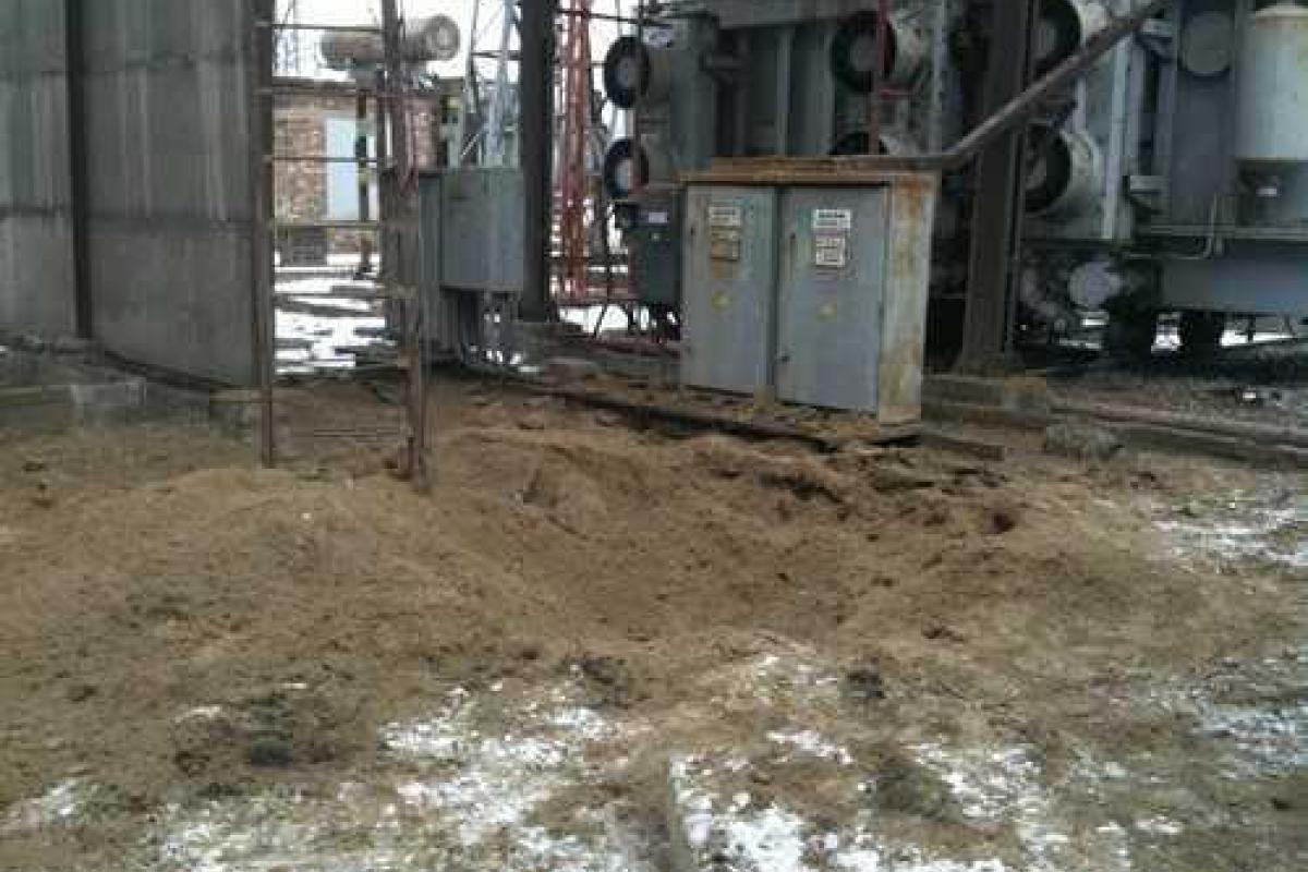 9 воронок от разрыва снарядов обнаружено на территории Луганской ТЭС 9 воронок от разрыва снарядов обнаружено на территории Луганской ТЭС
