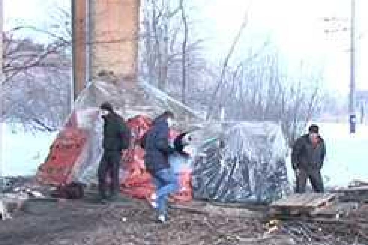 В Харькове живет мужчина в полиэтиленовом домике