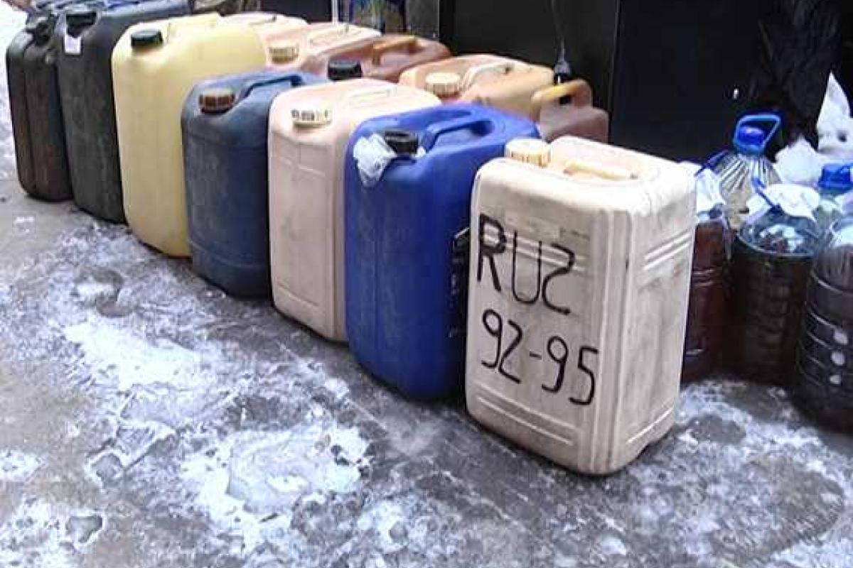 Харьковская милиция активизировала борьбу с нелегальной продажей бензина Харьковская милиция активизировала борьбу с нелегальной продажей бензина