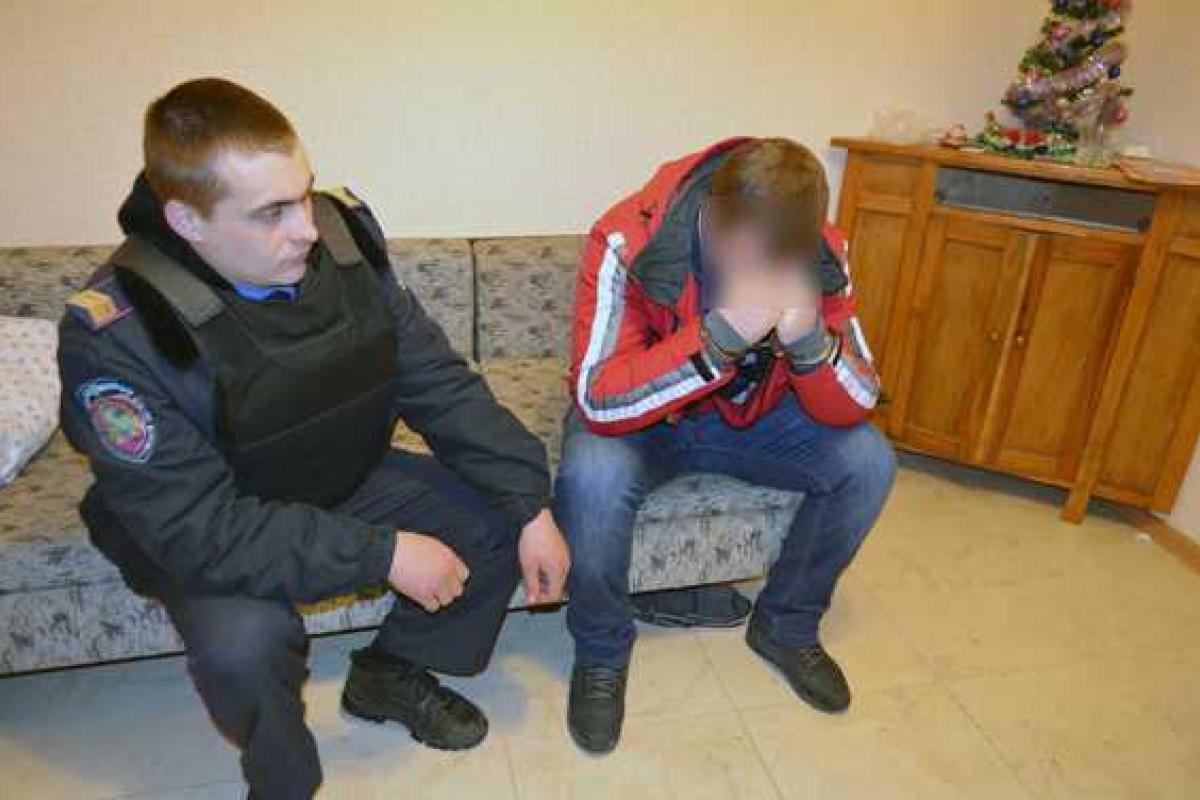 Харьковские милиционеры обнаружили у жителя соседней области арсенал огнестрельного оружия Харьковские милиционеры обнаружили у жителя соседней области арсенал огнестрельного оружия