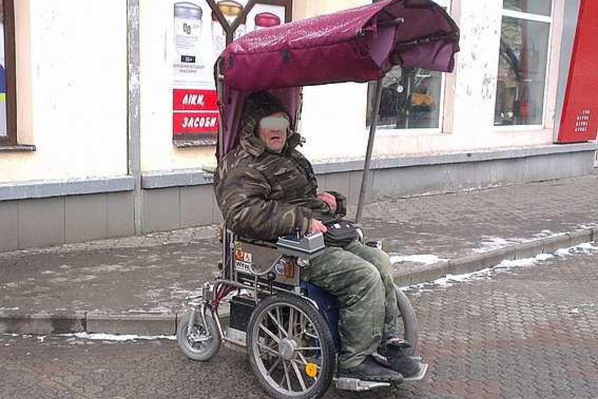 В Мукачево "по горячим" следам задержали негодяя, который ограбил инвалида