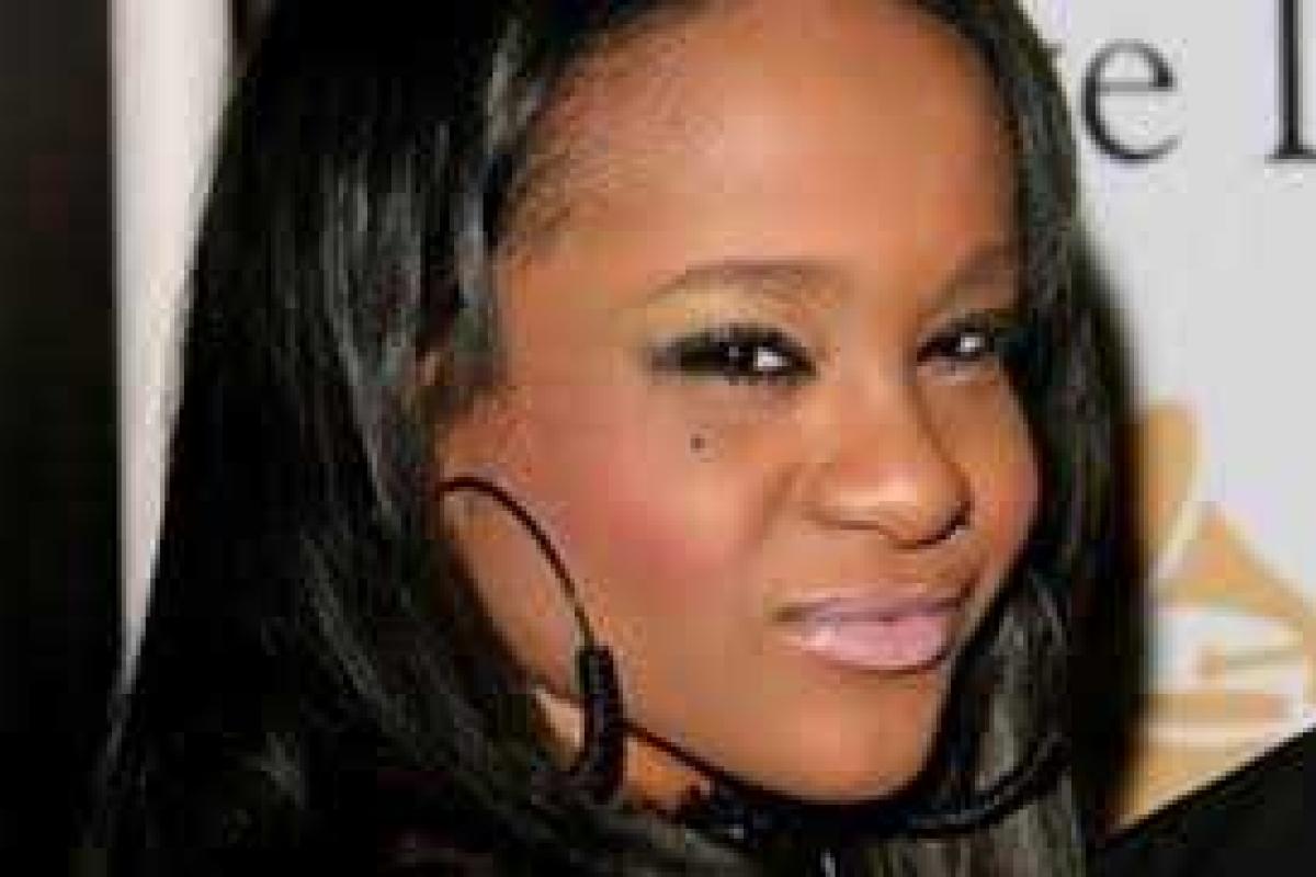 Дочь Уитни Хьюстон открыла глаза Дочь Уитни Хьюстон открыла глаза